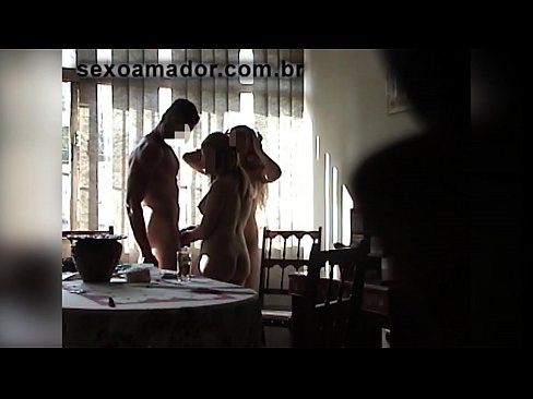 ❤️ Секс друзья приглашают гигантского мужика и втроем с ним ❤❌ Жесткое порно на сайте mrpornogratis.ru ❌️